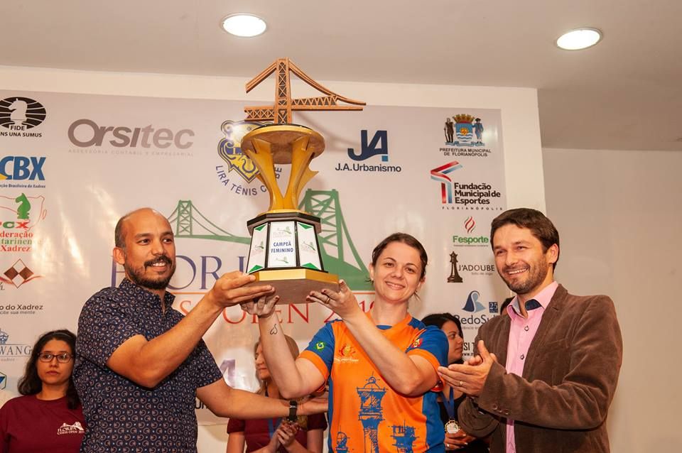 Karina Kanzler Ferreira é campeã feminina do Aberto de Xadrez em São Paulo