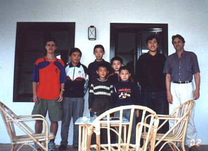 Federao Catarinense de Xadrez - FCX - Guilherme e Gilson com a delegao da China
