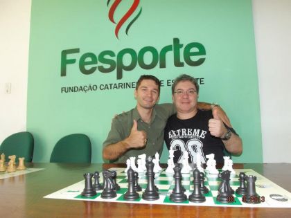 Federao Catarinense de Xadrez - FCX - AN Kaiser Mafra e Dr Gilberto Sandin coordenando a transmisso em tempo real da 1 mesa