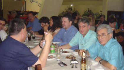 Federao Catarinense de Xadrez - FCX - Restaurante do Grmio - tudos de azul, o time  de 2, mas o a comida  de 1!!