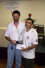Federação Catarinense de Xadrez - FCX - Prefeito premiando o campeão Marco