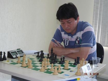 Federação Catarinense de Xadrez - FCX - GM Everaldo Matsuura na mesa 2